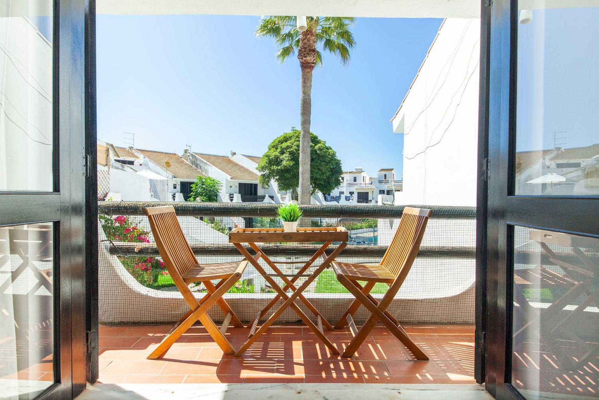 B12 - Pool And Sun Apartment Лагос Екстериор снимка