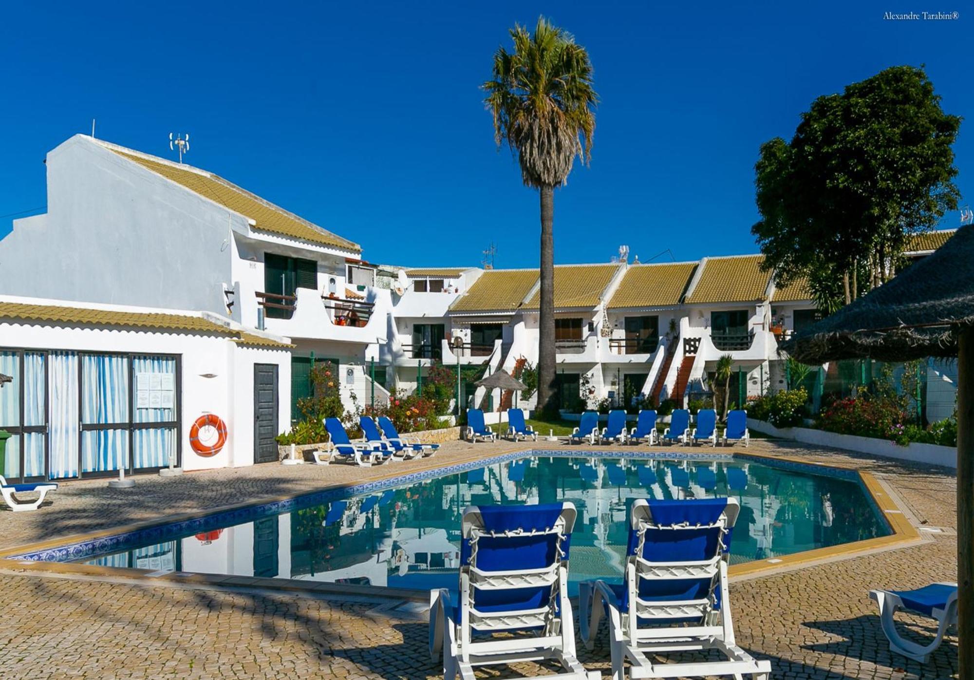 B12 - Pool And Sun Apartment Лагос Екстериор снимка