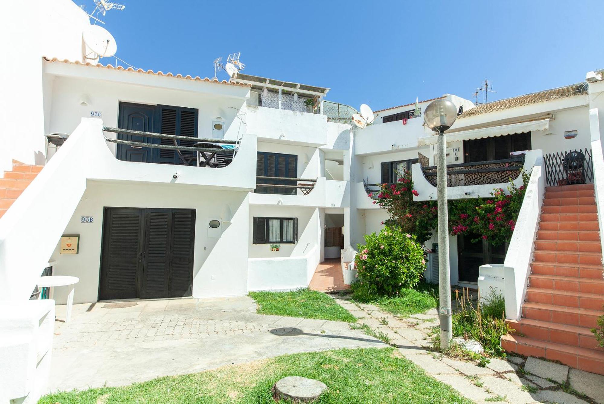 B12 - Pool And Sun Apartment Лагос Екстериор снимка
