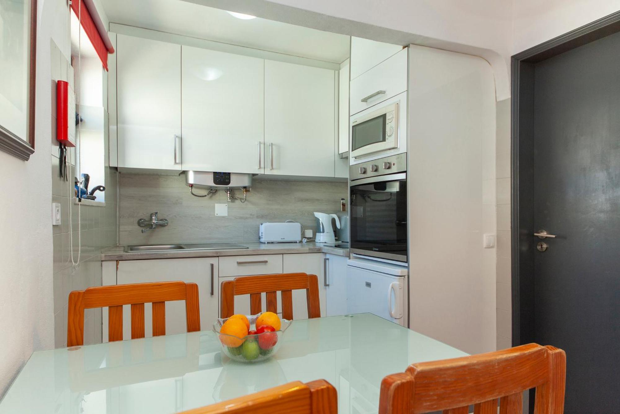 B12 - Pool And Sun Apartment Лагос Екстериор снимка