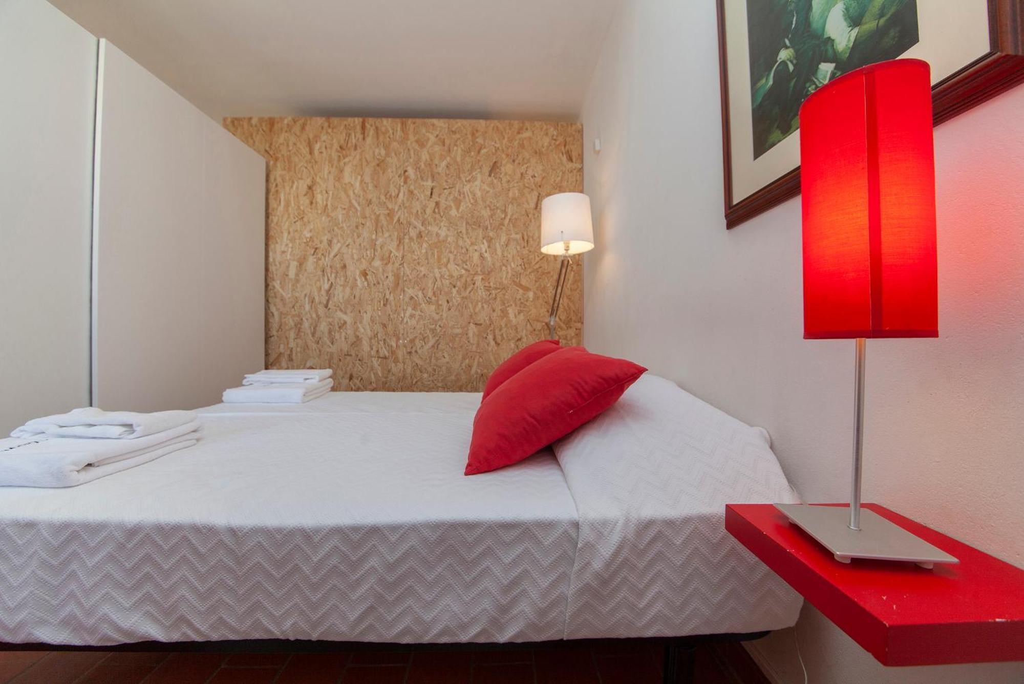 B12 - Pool And Sun Apartment Лагос Екстериор снимка